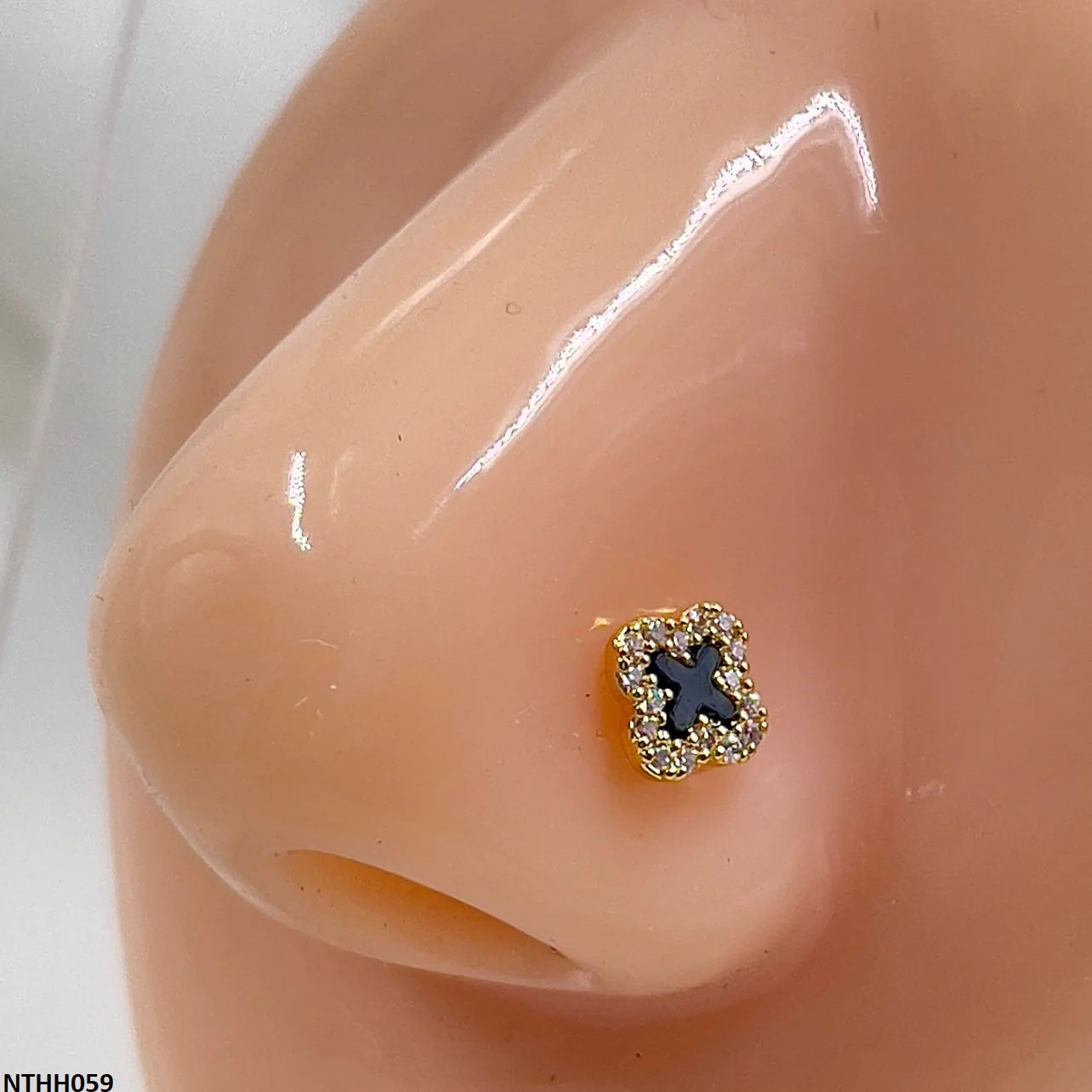 NTHH059 XYL Flower Nose Pin